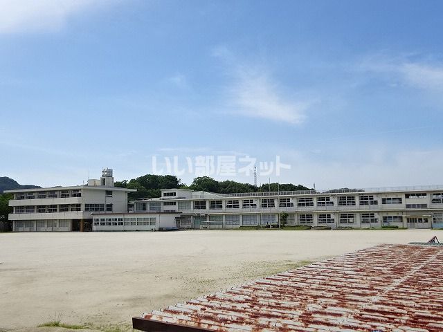 小学校　可児市立春里小学校（小学校）まで1135m
