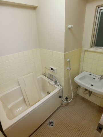 バス・シャワールーム　追焚き機能付きバスルーム。（※参考写真）