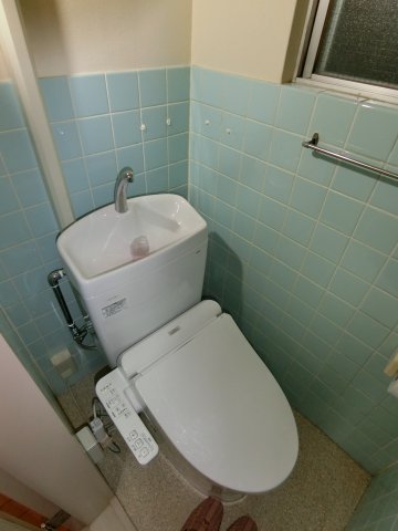 トイレ　温水洗浄便座タイプ。（※参考写真）