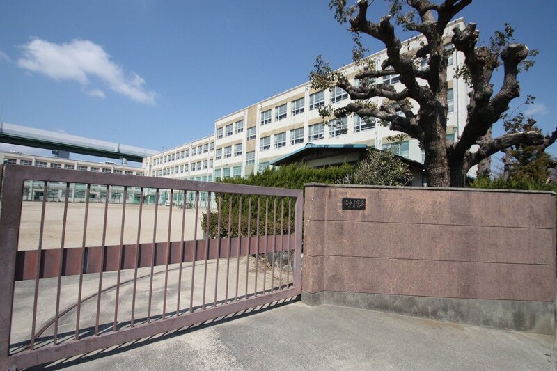 小学校　名古屋市立清水小学校（小学校）まで669m