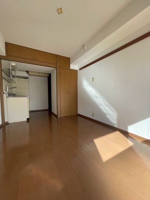 居室・リビング　洋室　エアコン１基、照明器具１基有