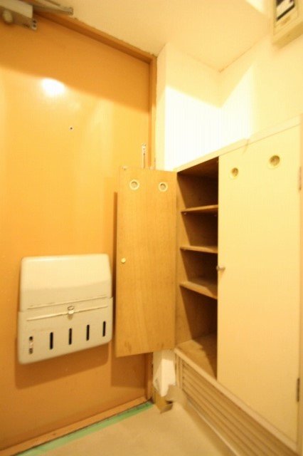 玄関　同物件別室です。