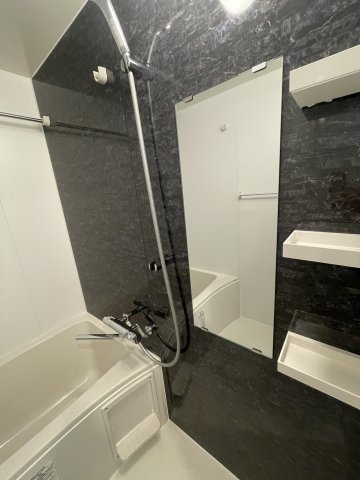 バス・シャワールーム　(参考)同マンション同間取り他部屋の写真