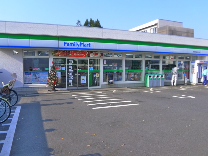 コンビニ　ファミリーマート（コンビニ）まで1000m