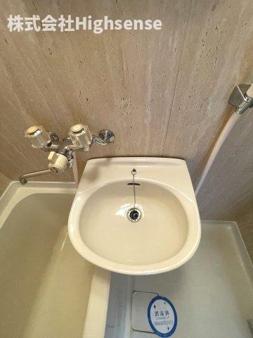 洗面設備　スペースが確保できる洗面所です