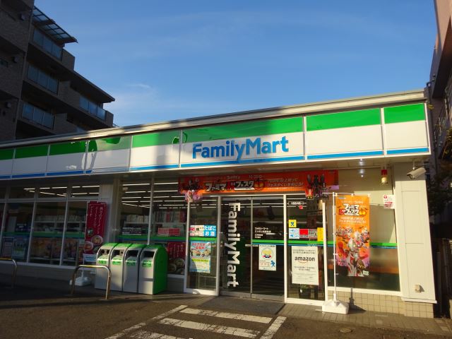 コンビニ　ファミリーマート（コンビニ）まで370m