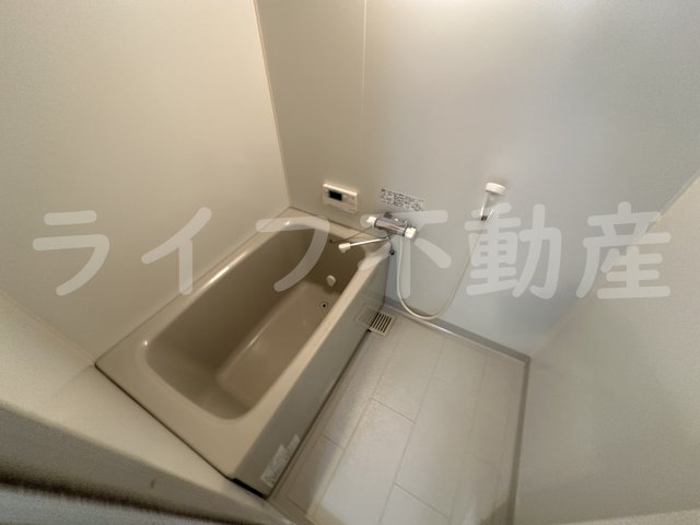 バス・シャワールーム　コンパクトで使いやすいお風呂です
