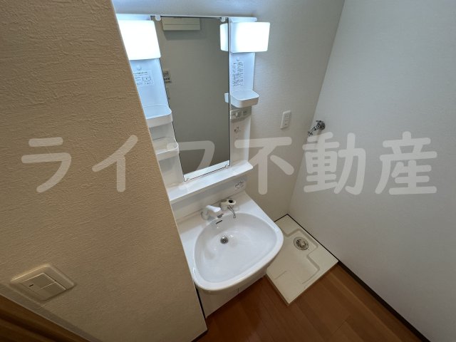 洗面設備　独立洗面台で身支度をすべて済ませてしまいましょう