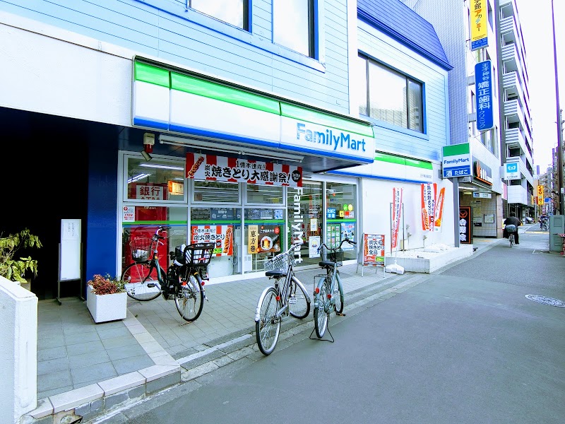コンビニ　ファミリーマート 王子神谷駅前店（コンビニ）まで407m