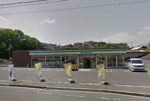 コンビニ　ファミリーマート（コンビニ）まで1039m