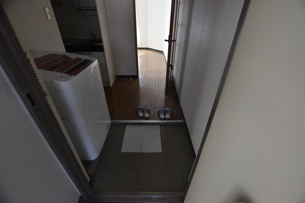 西尾マンションの玄関写真