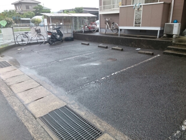 駐車場　駐車場