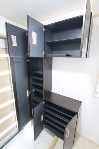 収納　シューズボックス