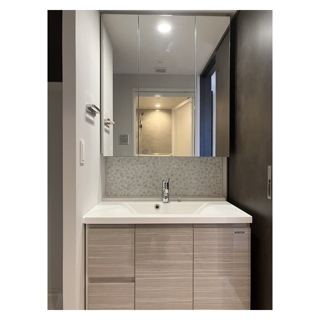 洗面設備　使いやすい洗面所です