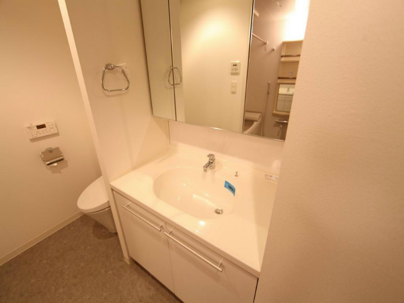 洗面設備　脱衣所　独立洗面台　洗濯機ご用意できます