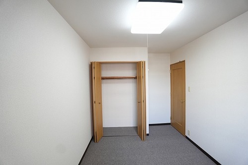 収納　洋室（約5.7畳）クロゼット