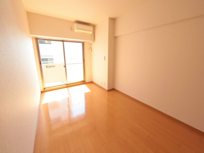 その他部屋・スペース　洋室10帖　南向き　エアコン完備