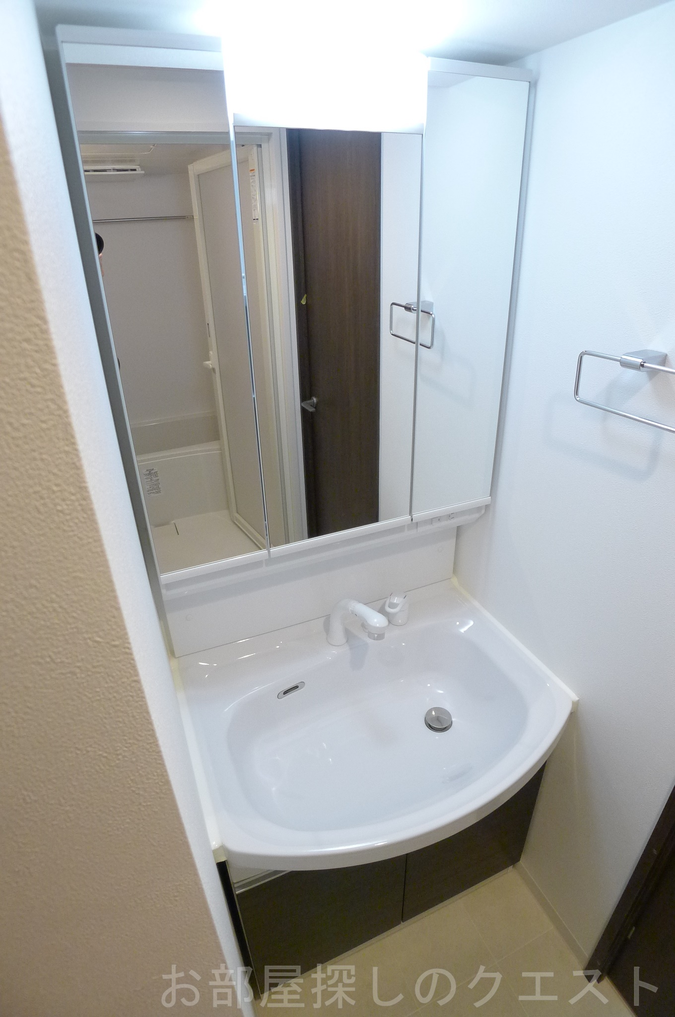 洗面設備　（写真は同タイプ）