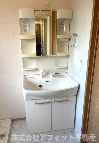 洗面設備　洗髪洗面化粧台