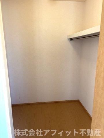収納　ウォークインクローゼット