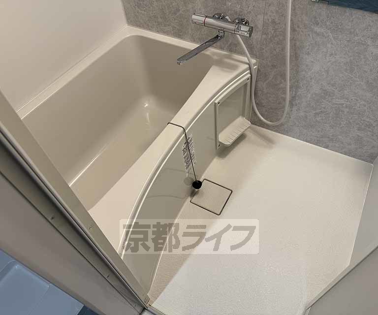 バス・シャワールーム　広々としたバスルームです！