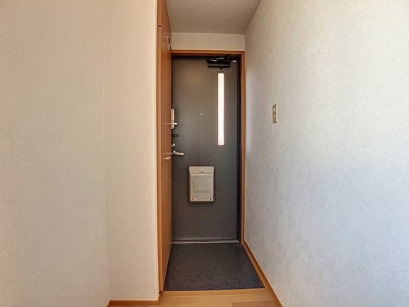 玄関　※他部屋参照