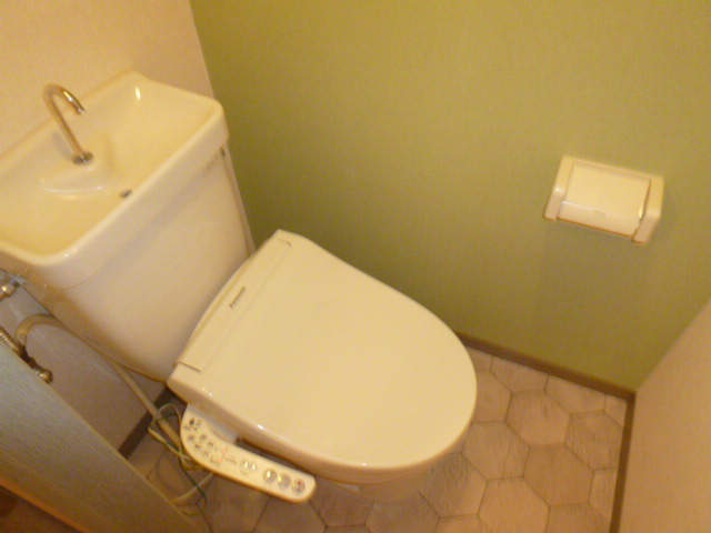 トイレ　温水洗浄便座