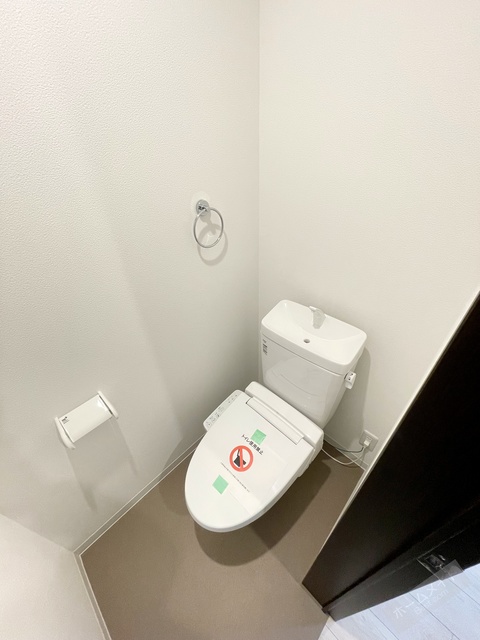 トイレ　温水洗浄便座付き♪