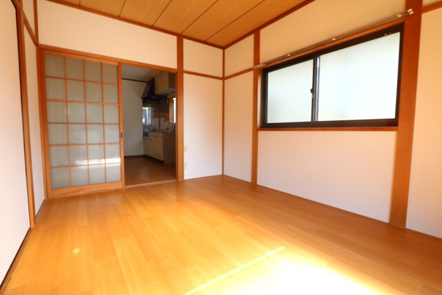 居室・リビング　☆２面採光の南向き☆