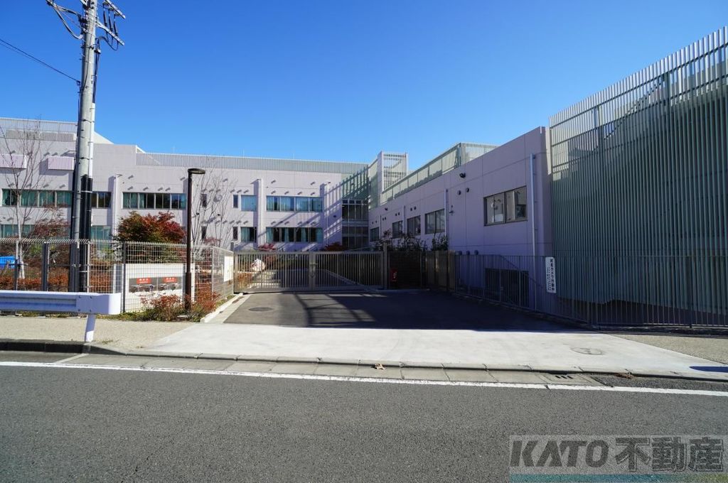 小学校　町田市立鶴川第一小学校（小学校）まで1110m