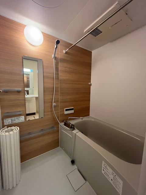 バス・シャワールーム　ゆったりあした浴室です