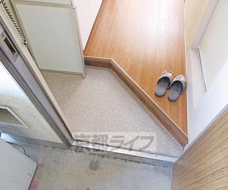 玄関　段差少な目です