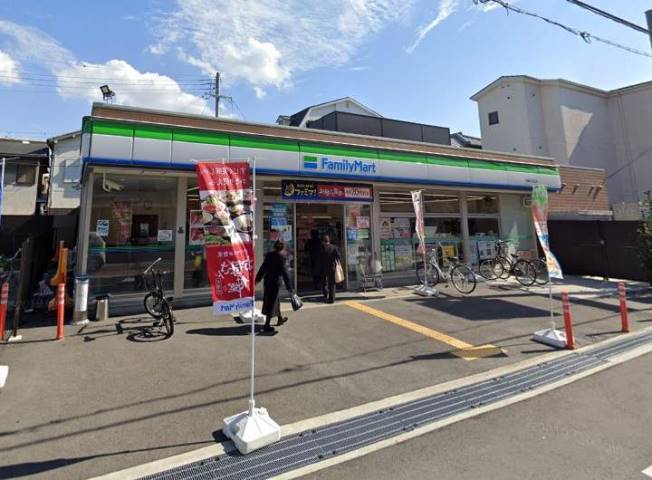 コンビニ　ファミリーマート（コンビニ）まで1867m