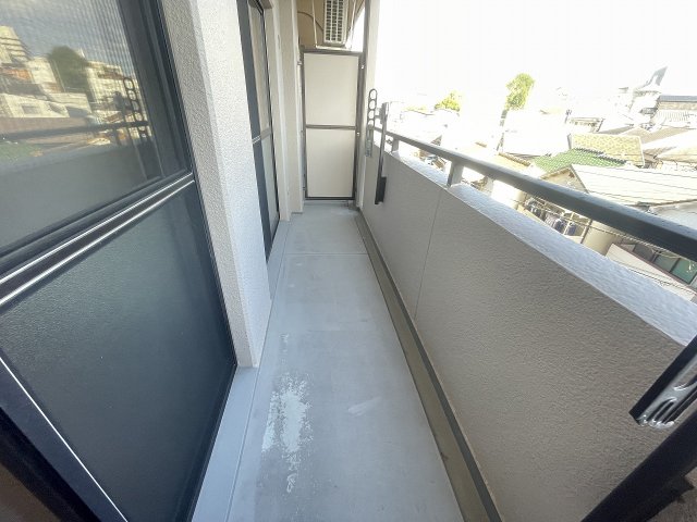 バルコニー　お洗濯にも便利なバルコニー付き