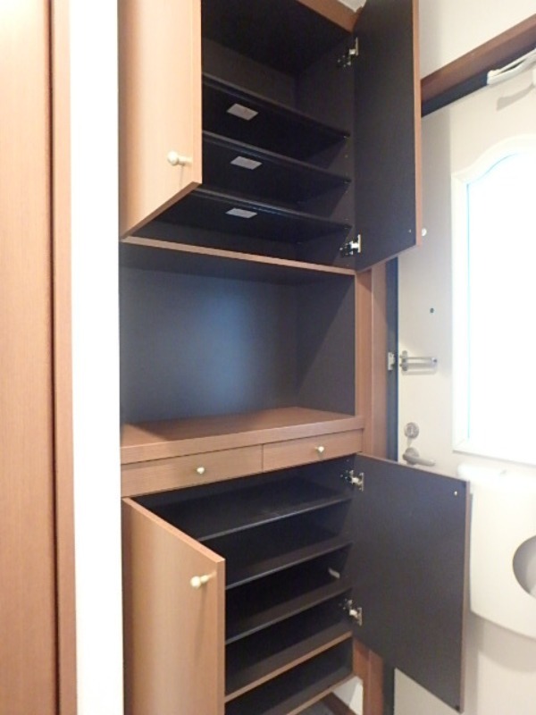 玄関　図面と現状に相違がある場合には現状を優先