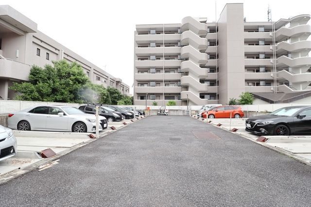 駐車場　★お問い合わせはタウンはウイングまで★