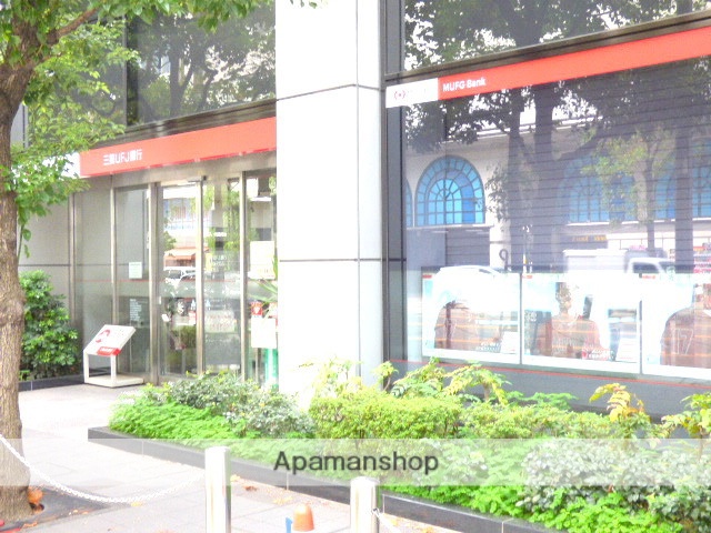 銀行　三菱ＵＦＪ銀行船場中央支店（銀行）まで287m