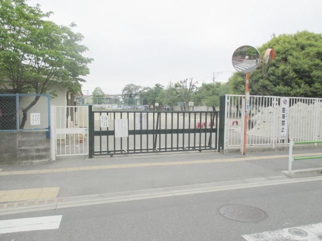 小学校　潤徳小学校（小学校）まで830m