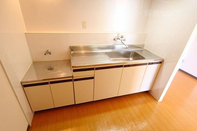 キッチン　お好みのコンロが置けるキッチンです。