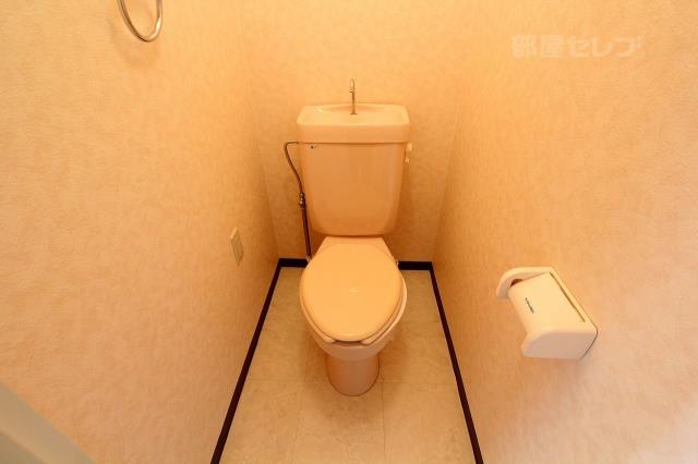 トイレ　清潔感のあるお手洗いです。