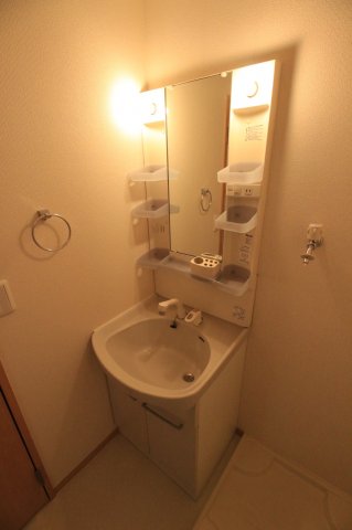洗面設備　独立洗面台です