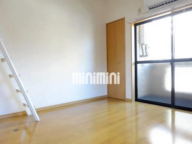 居室・リビング　６．２帖の洋間