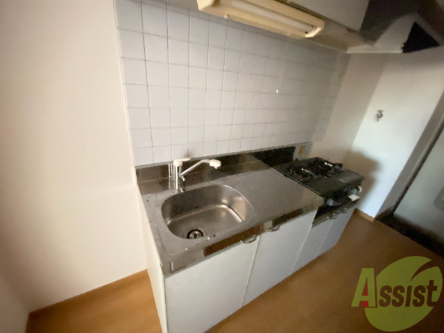 キッチン　キッチンは広いので調理する場所もあって嬉しいですね。