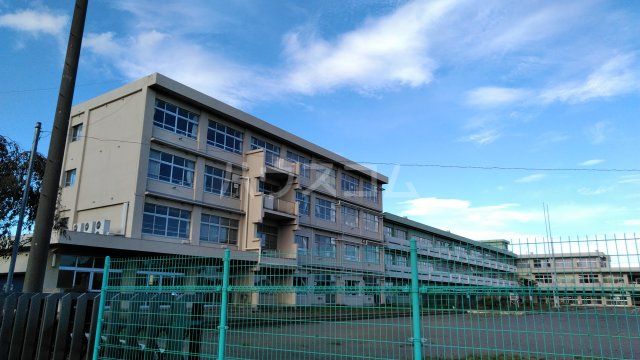 小学校　厚木市立依知南小学校（小学校）まで989m