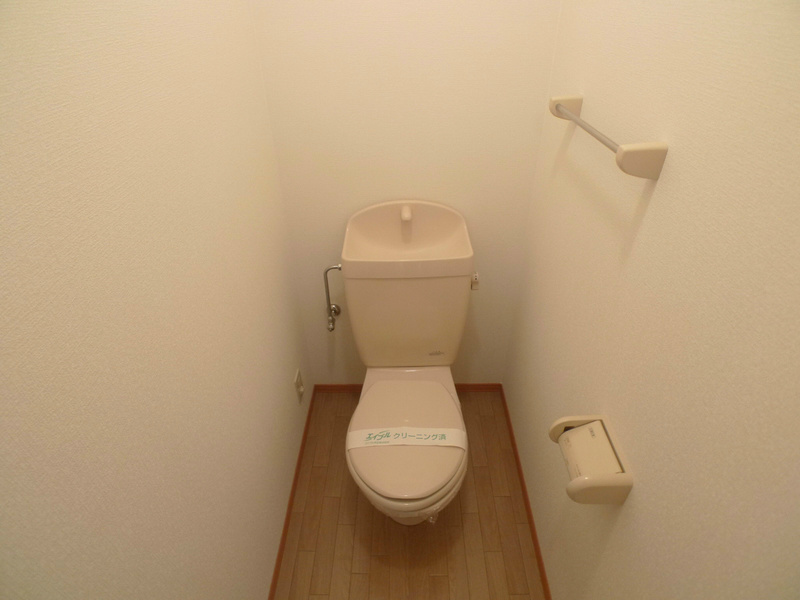 トイレ　(写真は別のお部屋)コンセント付なのでウォシュレット設置可能