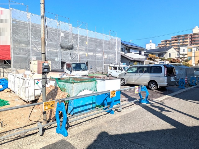 駐車場　建築中