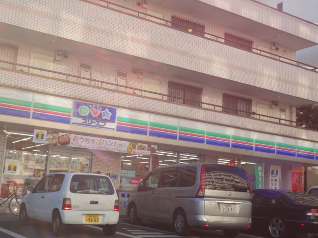 コンビニ　スリーエフ（コンビニ）まで300m