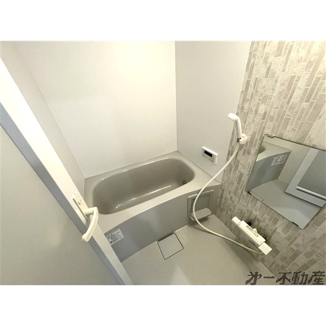 バス・シャワールーム　バスルーム