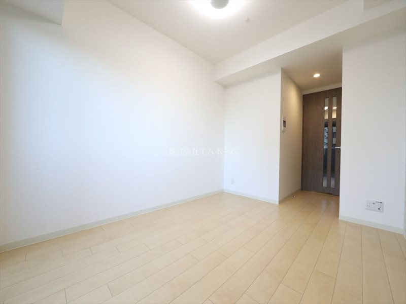 その他　洋室7.2帖　エアコン付　収納充実しています