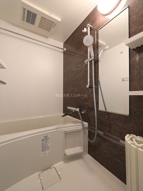 バス・シャワールーム　浴室暖房乾燥機能付バス